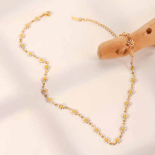 Waterproof 18K Gold Plated Stainless Steel Accessories Charm White Daisy Choker Necklace for Women - Image 5