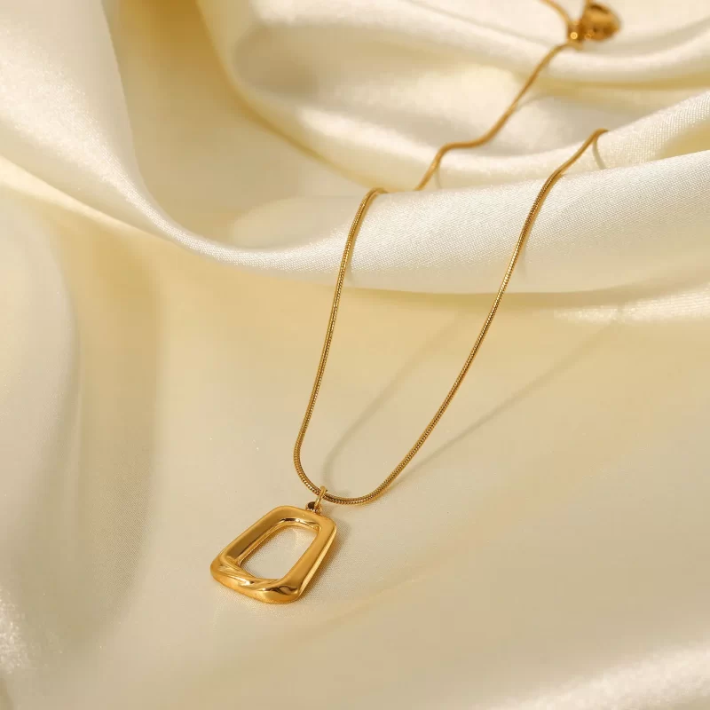 Dropshipping Vintage Stainless Steel Trapezoid Shape Necklace Women 18K Gold Plated Hollow Square Pendant Necklace for Girls - Image 4