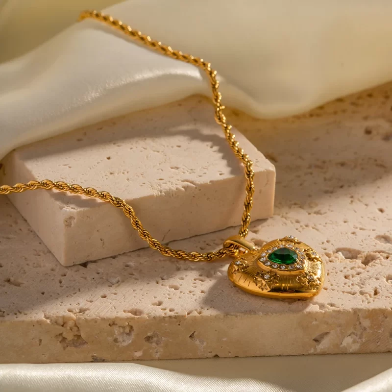 18K Gold Plated Stainless Steel Jewelry Gift Charm Waterproof Emerald Cubic Zirconia Heart Pendant Necklace for Girls - Image 2