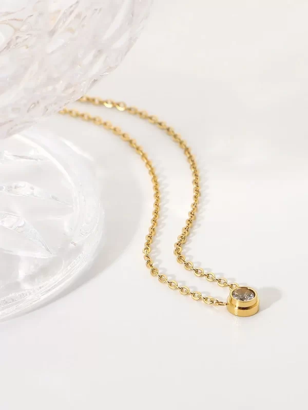 18K Gold Plated Stainless Steel Round Zircon Pendant Necklace For Women Minimalist Classic Choker Necklace