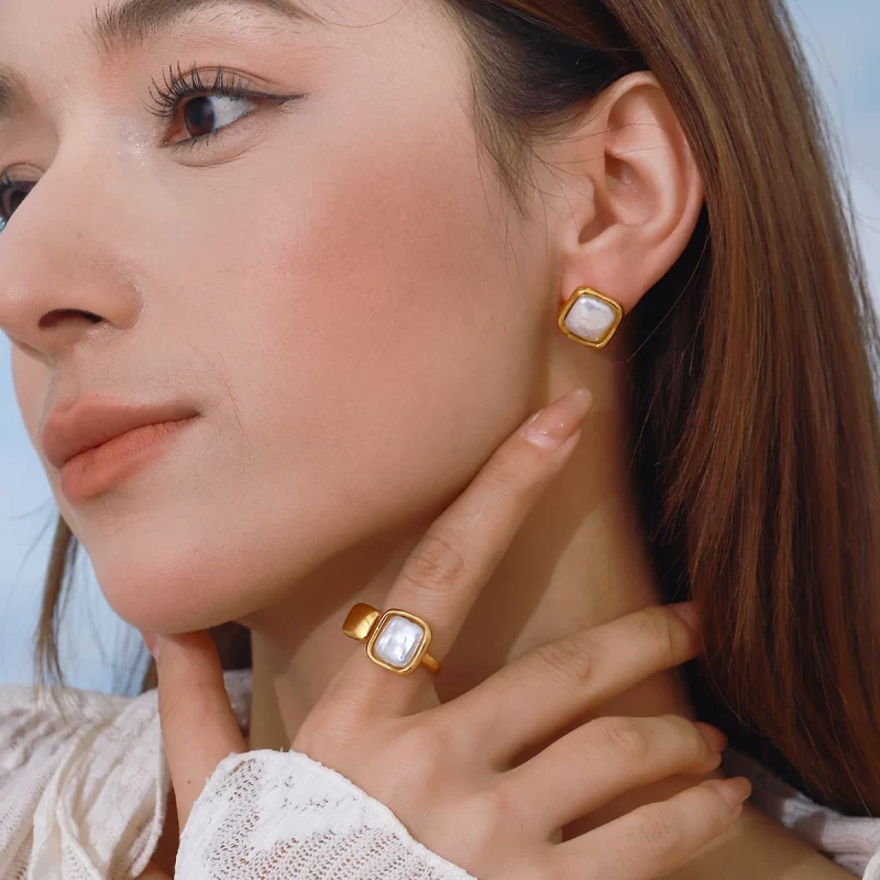 18K Gold Stainless Steel Spring Summer Square Irregular Shape Peal Earring for Women - Image 2