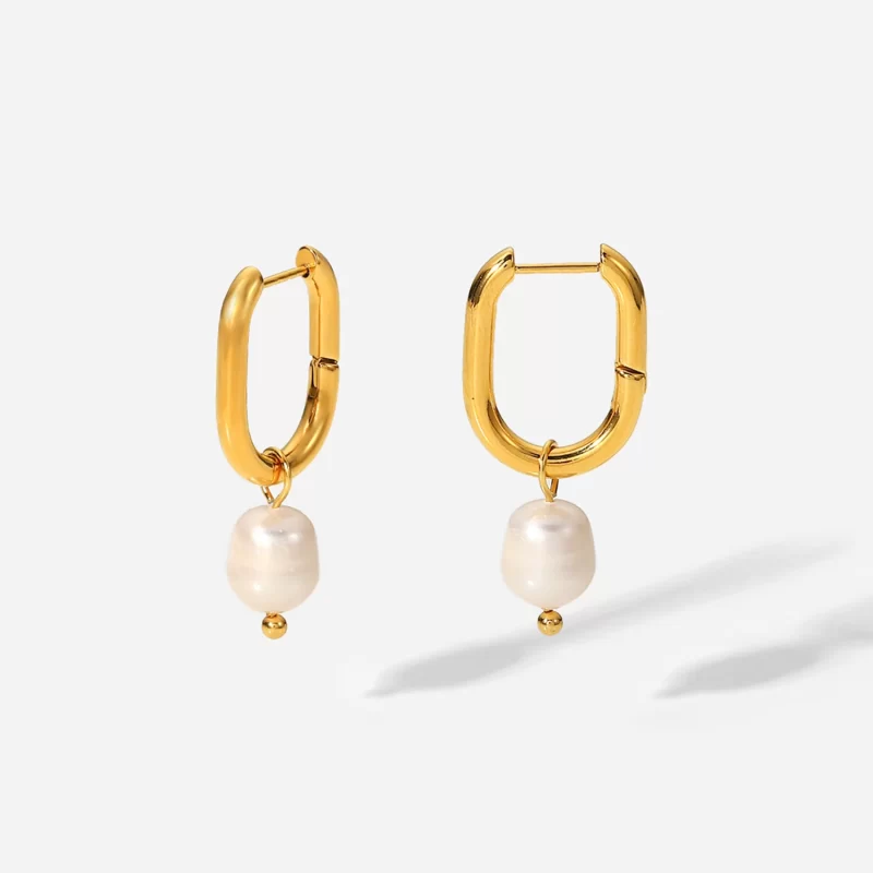 New Trend Geometric Stainless Steel CC Shape Pearl Hoop Earrings Geometric 18K Gold Plated Pearl Hoop Earring for Women
