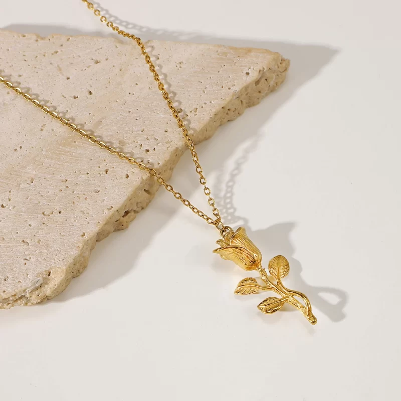 14K Gold Plated Stainless Steel Figaro Chain Necklace for Women Three-dimensional Rose Pendant Necklace - Image 2