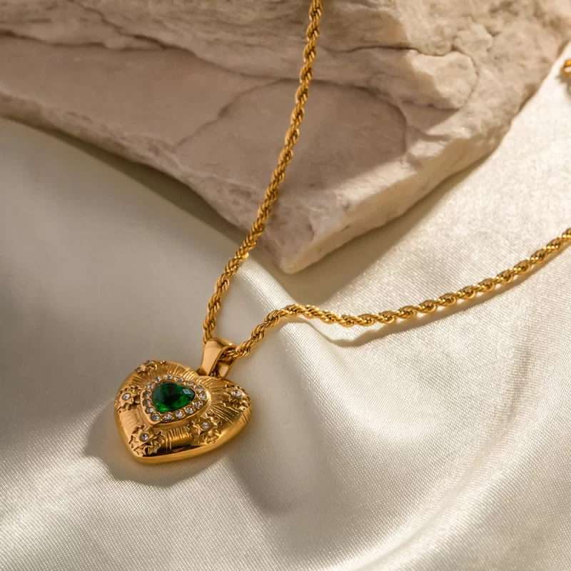 18K Gold Plated Stainless Steel Jewelry Gift Charm Waterproof Emerald Cubic Zirconia Heart Pendant Necklace for Girls - Image 4