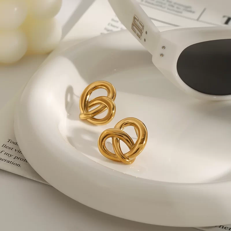 18K Gold Stainless Steel Polished Minimalist Trendy Jewelry Twisted Heart Hoop Earrings for Women - Image 4