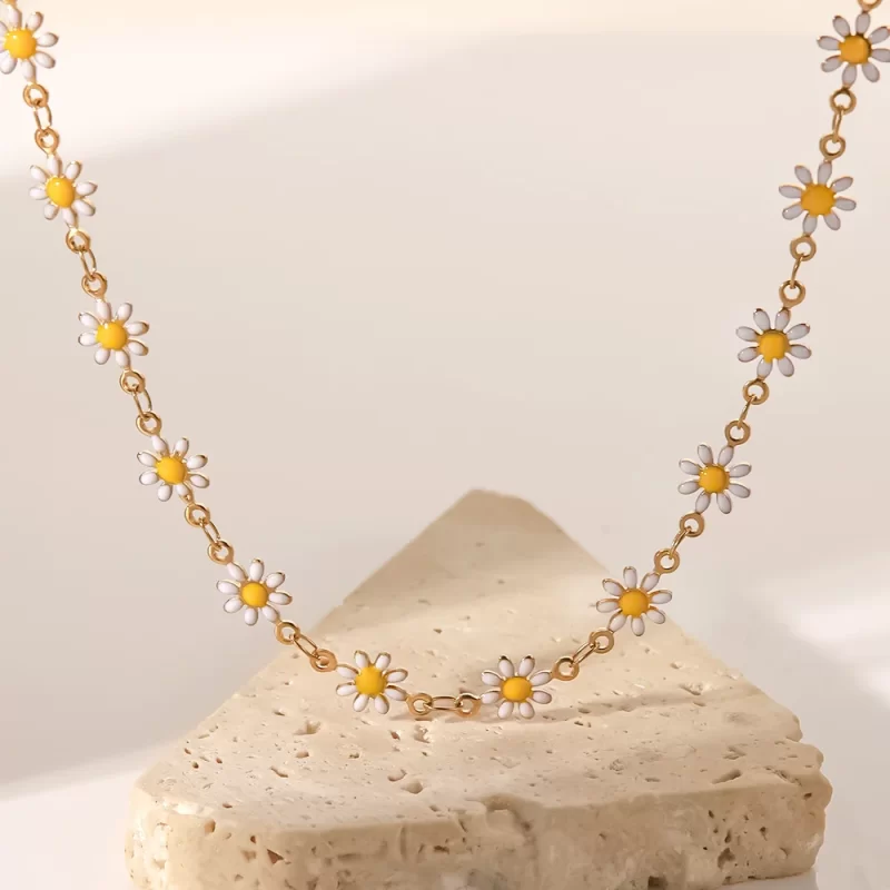 Waterproof 18K Gold Plated Stainless Steel Accessories Charm White Daisy Choker Necklace for Women - Image 4