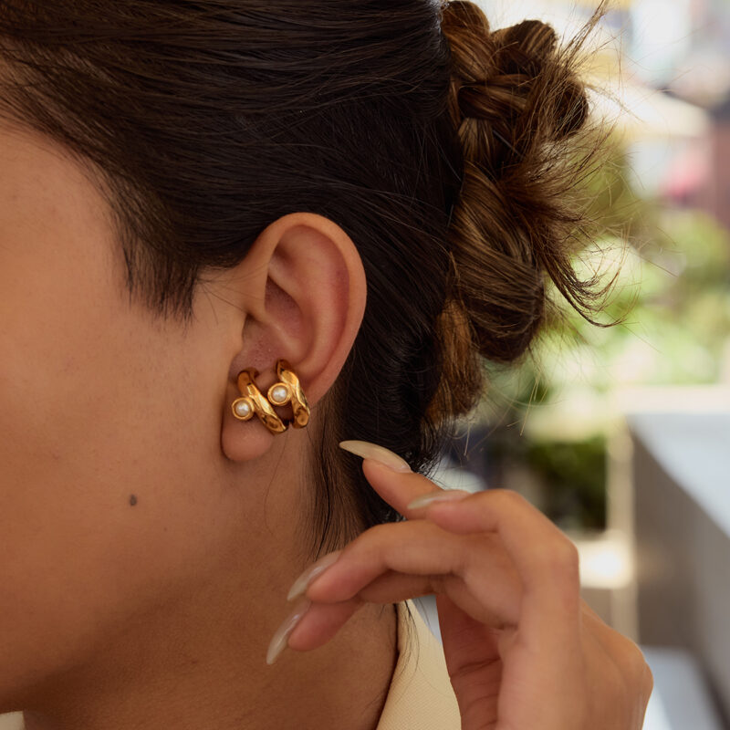 J&D 18k Gold Plated Stainless Steel High Polished Smooth Twins Shell Pearl Ear Cuff - Image 2