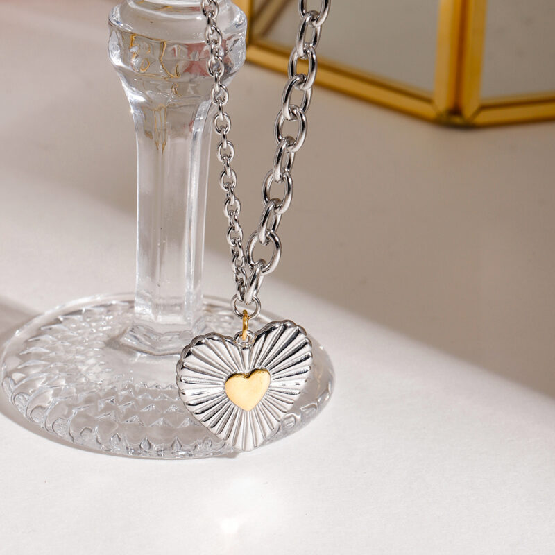 Street trend 18k gold stainless steel gold and silver matching love pendant necklace - Image 3