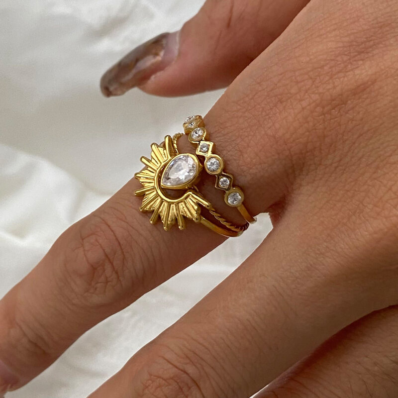 18K Gold Stackable Ring Textured Band Sunburst Zircon Design - Image 4
