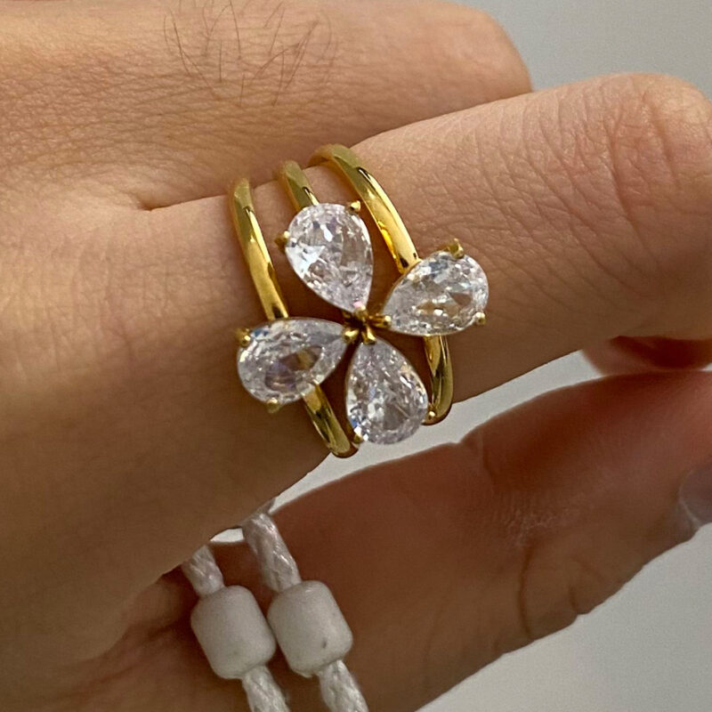 18K Gold Stainless Steel White DiamondElegant Luxury Teardrop Shaped Four-Leaf Clover Stackable Rings Set - Image 2