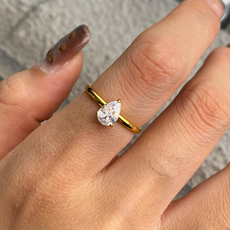 18K Gold Stainless Steel White DiamondElegant Luxury Teardrop Shaped Four-Leaf Clover Stackable Rings Set - Image 3
