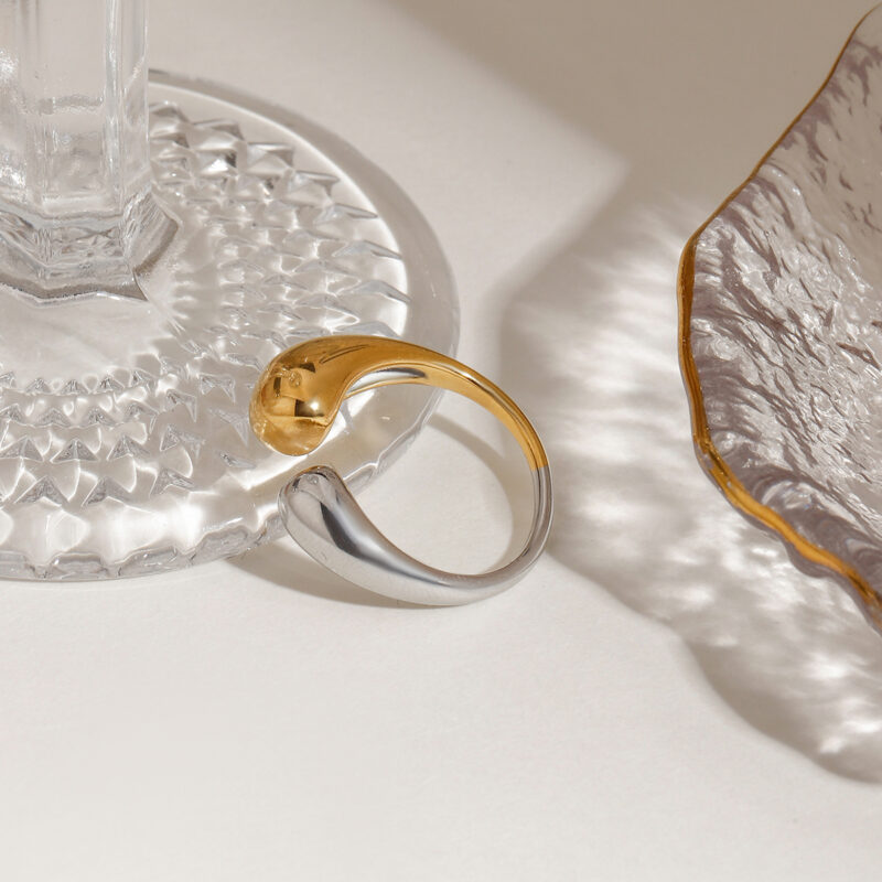 18K Gold Stainless Steel Rhinestone White Rhinestone Women Ring - Image 4