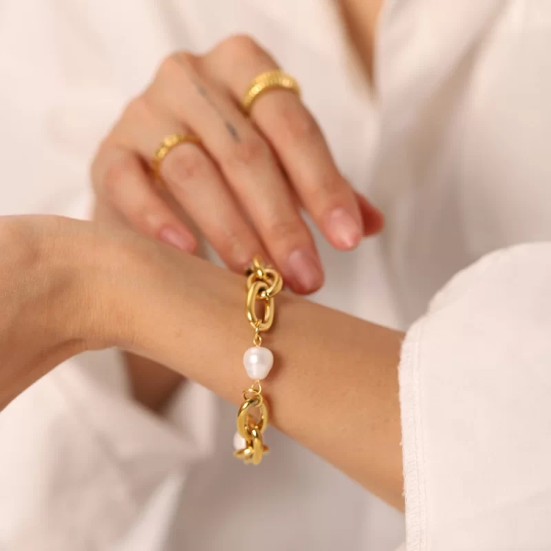 18K Gold Plated Stainless Steel Baroque Freshwater Bracelets For Women 12mm Wide Oval Chain Chunky Bracelets Party Jewelry - Image 3
