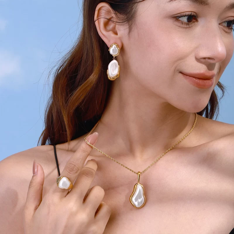 J&D Vintage Style 18K Gold Stainless Steel Stud Necklace with Imitation Pearl Pendant Fashionable Accessory - Image 2