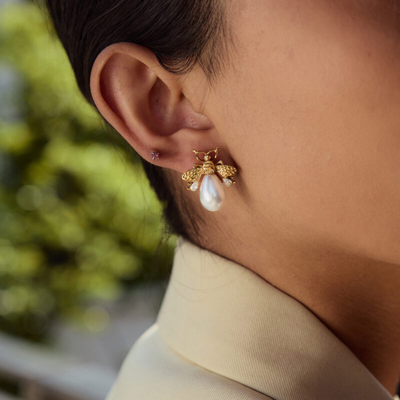 J&D New Classic Style 18k Gold Plated Tarnish Free Stainless Steel Hypoallergenic Bee Resin Pearls Zircon Earrings - Image 5
