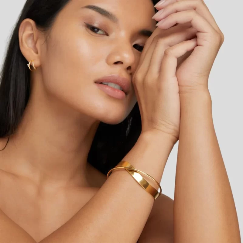 J&D Elegant Bold Design Fashion Statement Jewelry 18K Gold Plated Stainless Steel Cuff Bangle - Image 2