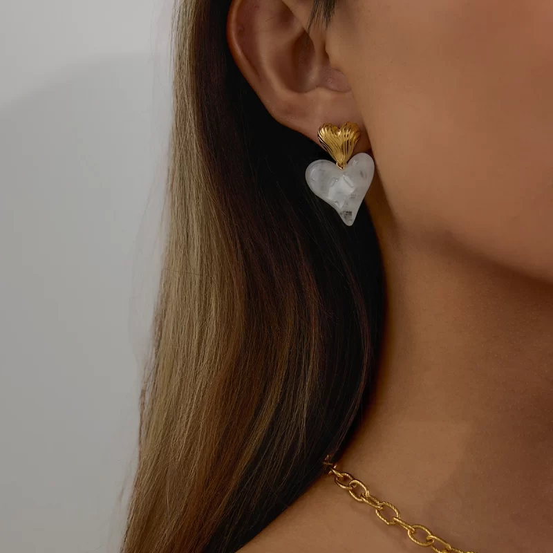Fashion 18K PVD Gold Plating Summer Conch Texture White Swirl Tortoise Heart Drop Earrings - Image 2