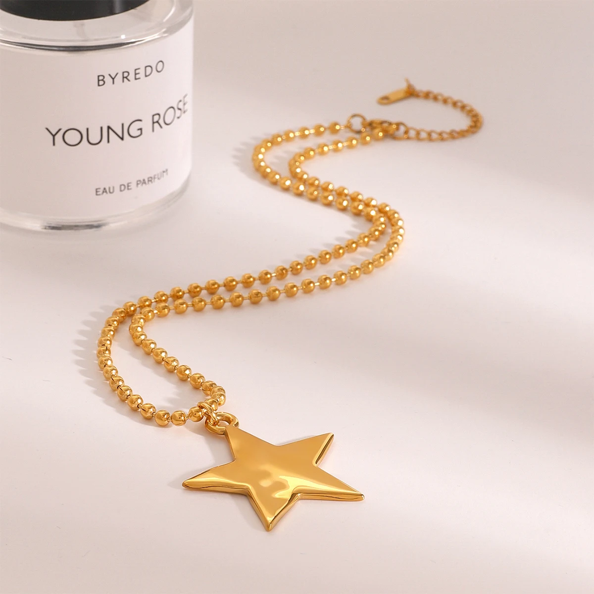 J&D Glossy Fashion Statement Jewelry 18K Gold Stainless Steel Five-Pointed Star Pendant Beaded Necklace