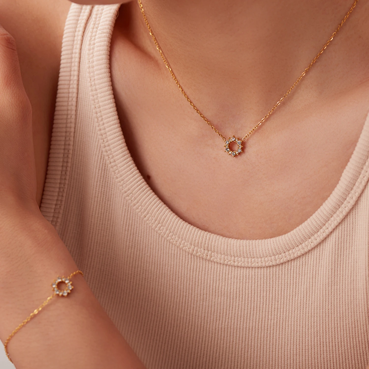 Dainty Zircon Ring Shape Pendant Necklace Stainless Steel 18K Pvd Gold Plated Jewelry Necklace