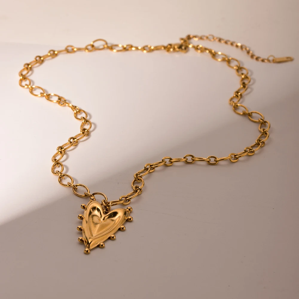 J&D 18k Gold Plated Stainless Steel Jewelry Gift Texture Heart Shape Rivet Pendant Necklace Women