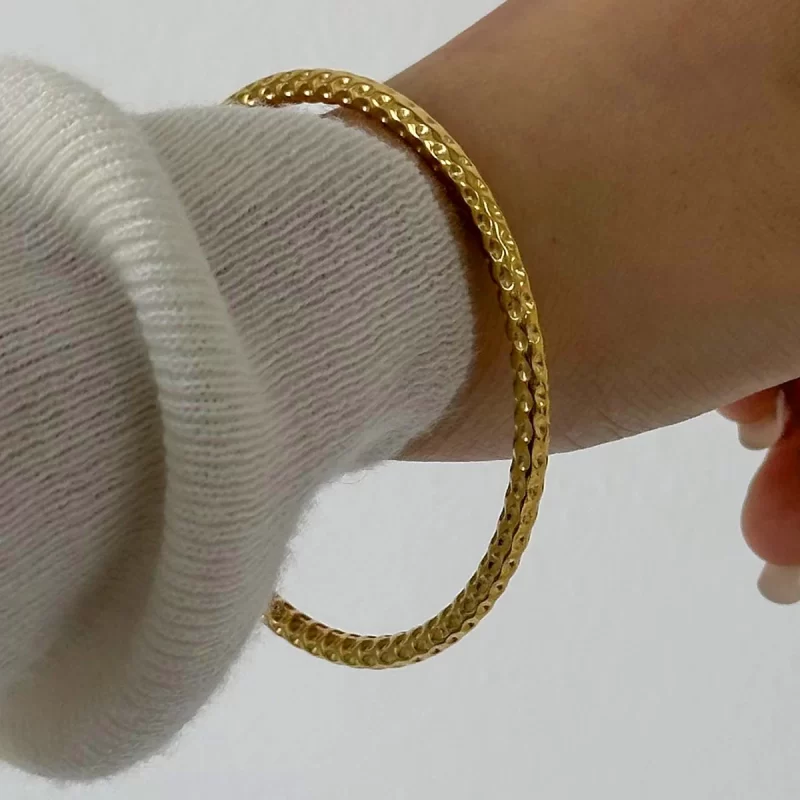 J&D 18k Gold Stainless Steel Modern Hammered Closed Bangle Chic Design for Women - Image 2