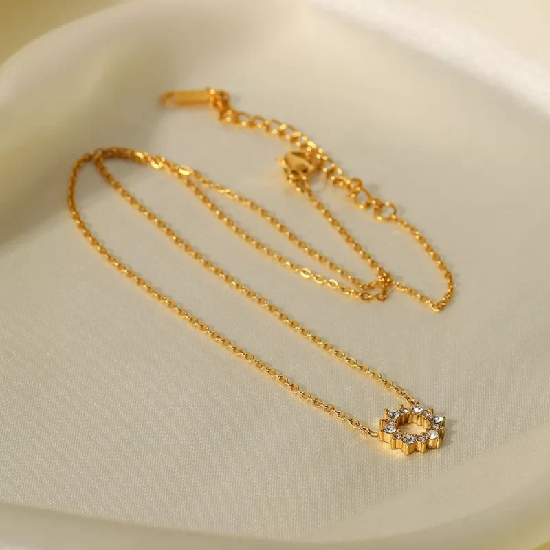 Dainty Zircon Ring Shape Pendant Necklace Stainless Steel 18K Pvd Gold Plated Jewelry Necklace - Image 5