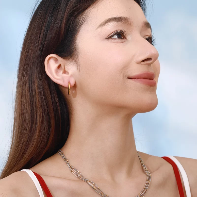 Women's Trendy Gold Plated Stainless Steel Chrysanthemum Hoop Earrings Simple Geometric Design Fashionable - Image 3