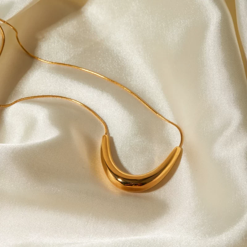 J&D Waterproof 18K Gold Plated Stainless Steel Jewelry U Shape Smooth Smile Necklace Women Daily - Image 5