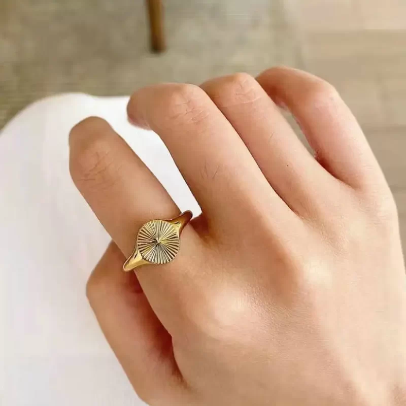 Vintage Design Medallion Stackable Sunbeam Ring Gifts High Polished Sunburst Finger Ring for Girls - Image 2