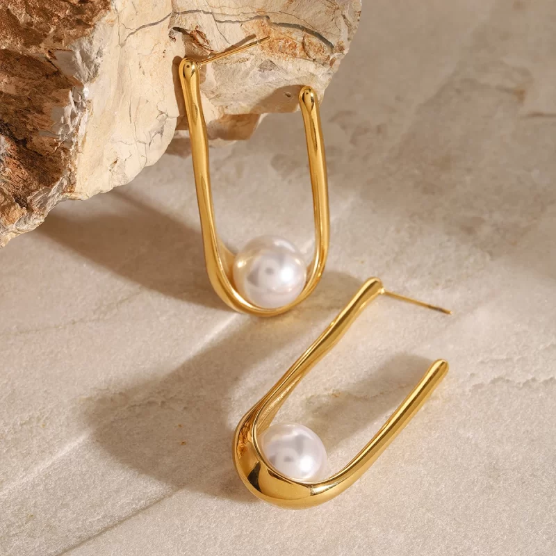 18k Gold Stainless Steel Jewelry Imitation Shell Pearl U-Shaped Earrings - Image 3
