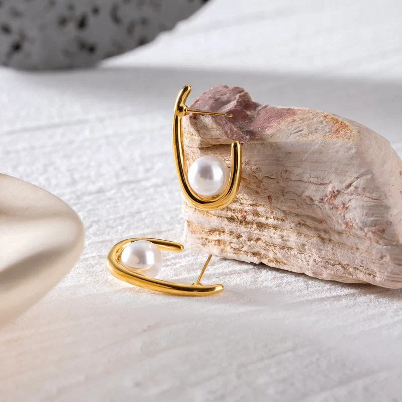 18k Gold Stainless Steel Jewelry Imitation Shell Pearl U-Shaped Earrings - Image 5