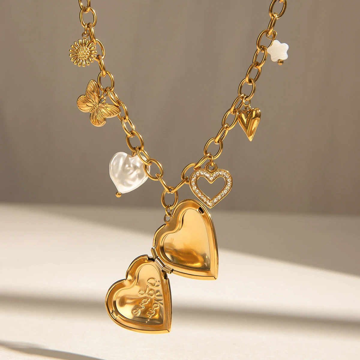 J&D 18k Gold Stainless Steel Imitation Shell Pearl White Diamond Engraved Love Photo Box Necklace