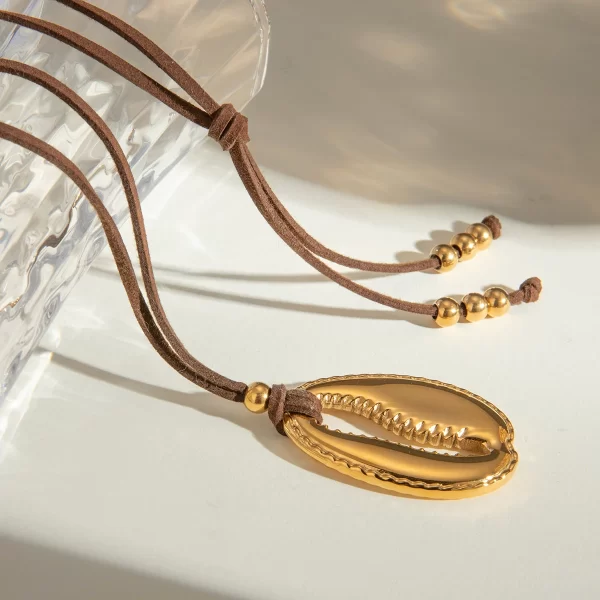 J&D Large Shell Pendant Cord Necklace 18K PVD Gold Plated Stainless Steel Beach Vacation Trendy Charm Necklace