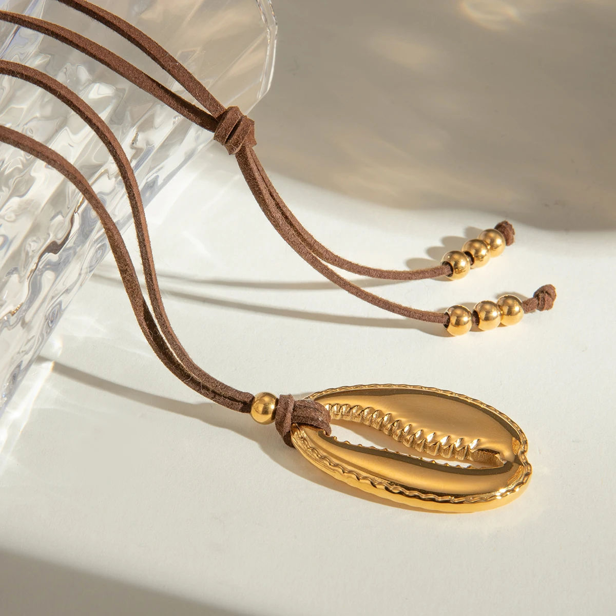 J&D Large Shell Pendant Cord Necklace 18K PVD Gold Plated Stainless Steel Beach Vacation Trendy Charm Necklace