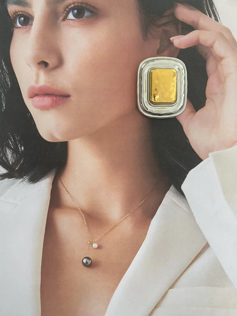 18k Gold Stainless Steel Hammered Square Hoop Earrings - Image 2