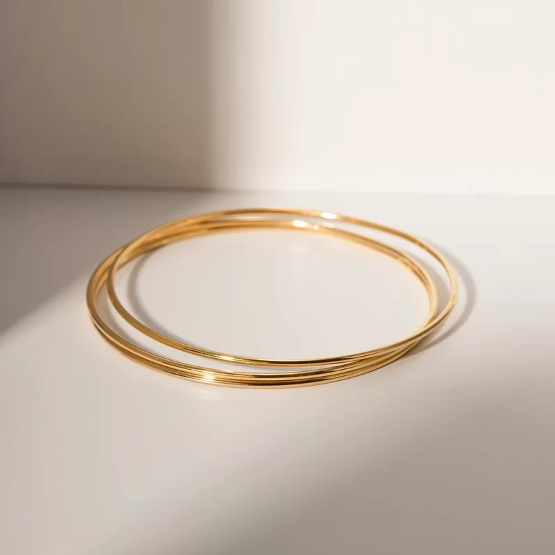 Wholesale Single Layer Simple Shaped Thin Loop 18k Gold-Plated Stainless Steel Slender Bracelet for Girls - Image 5