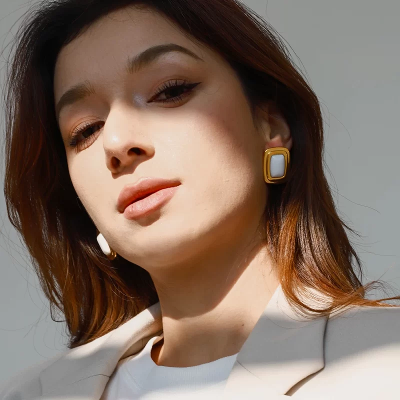Women Style Retro Style 18K Gold Stainless Steel Red Agate Square Round Red Agate Earrings - Image 2