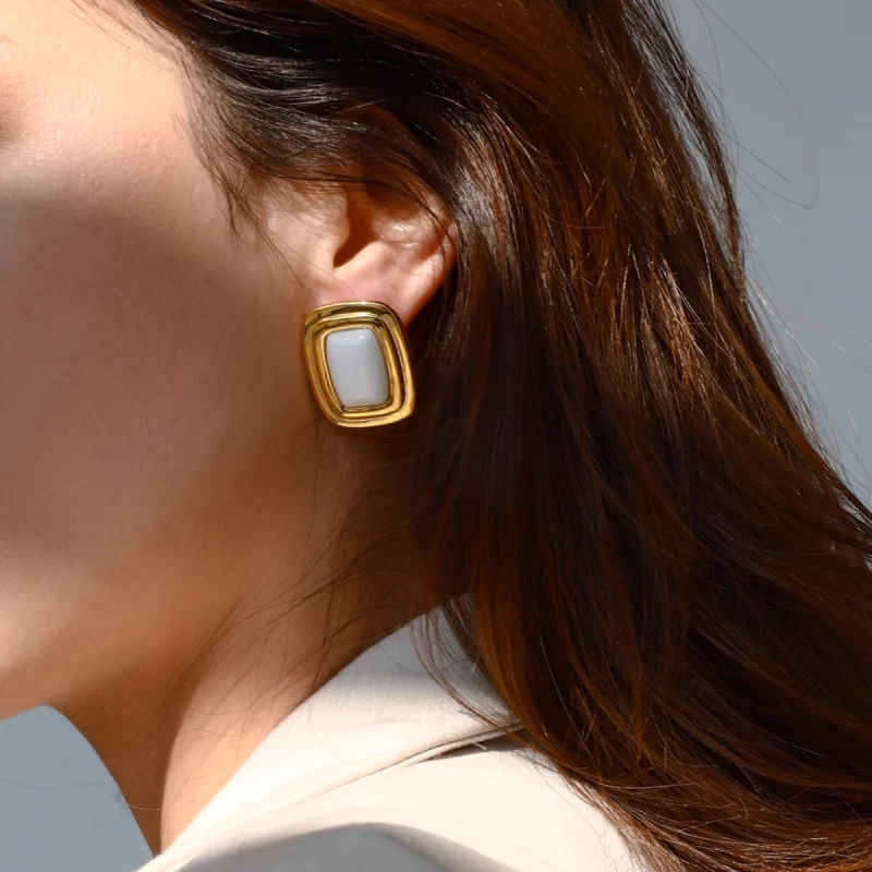 Women Style Retro Style 18K Gold Stainless Steel Red Agate Square Round Red Agate Earrings - Image 3