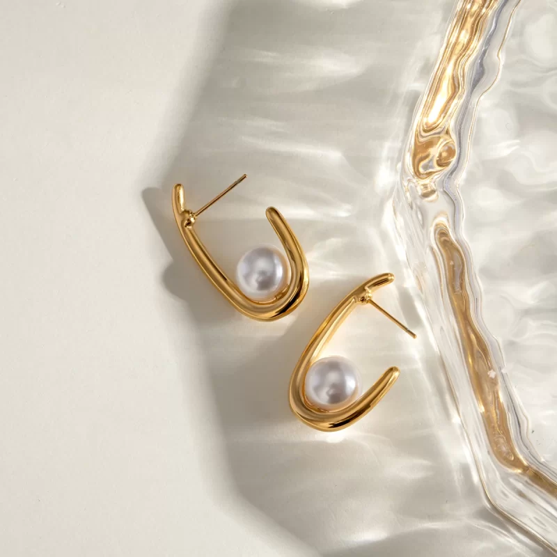 18k Gold Stainless Steel Jewelry Imitation Shell Pearl U-Shaped Earrings - Image 4