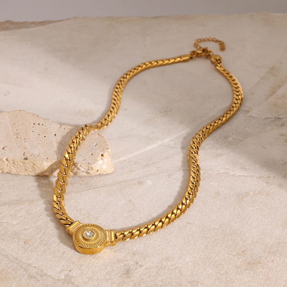 J&D 18k Gold Stainless Steel White Zircon Ribbed Round Pendant 45cm Cuban Chain Necklace Watch Chain