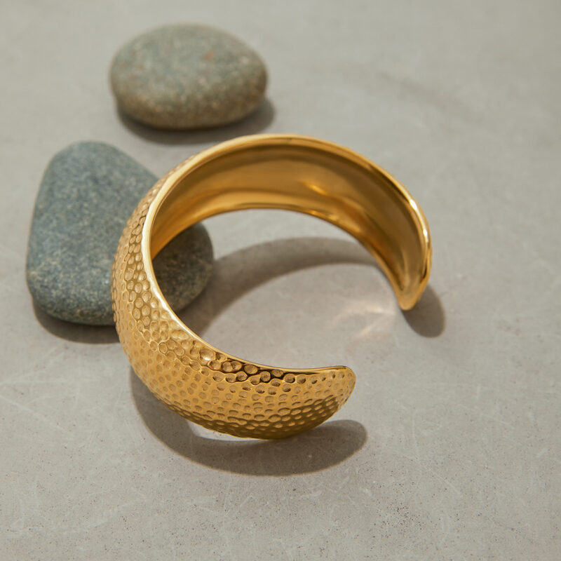 J&D 18K Gold Plate Stainless Steel Cuff High Polished Minimalist Chunky Hammered Open Bangle Bracelet - Image 4
