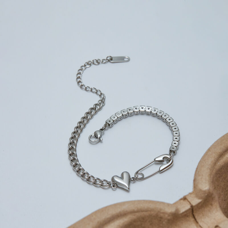 Stainless Steel Paperclip Chain Bracelet with Heart & Zirconia - Image 3