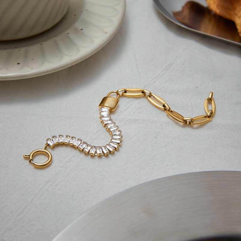 J&D 18K Gold Plate Stainless Steel Bracelet Trendy Sweet Romance Pink Heart Zircon Lockable Bracelets - Image 2