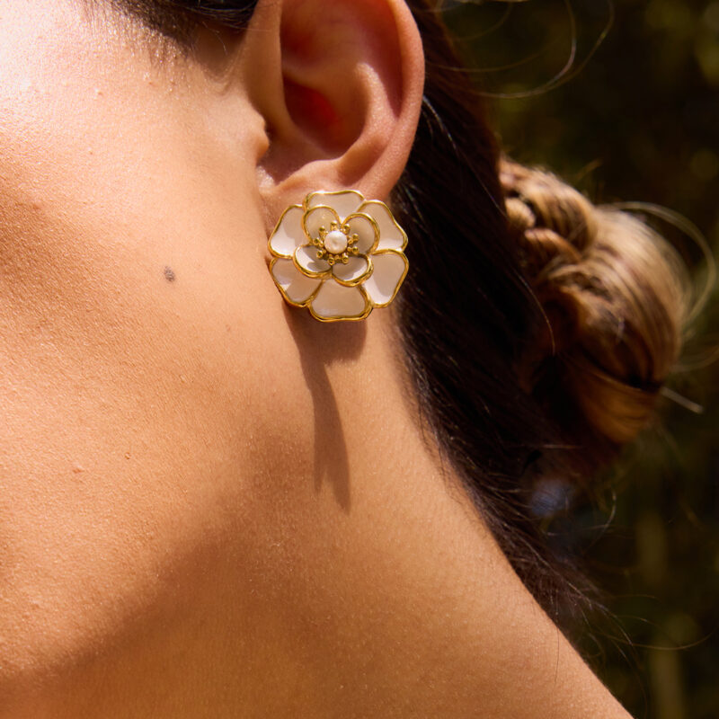 J&D Elegant Ocean Summer Boho Resin Floral Earrings 18K Gold Stainless Steel Accent Hypoallergenic Lightweight Jewelry - Image 5