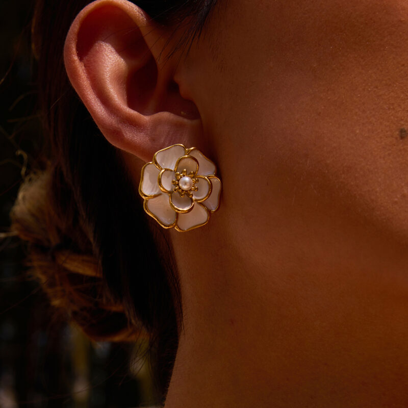 J&D Elegant Ocean Summer Boho Resin Floral Earrings 18K Gold Stainless Steel Accent Hypoallergenic Lightweight Jewelry - Image 4
