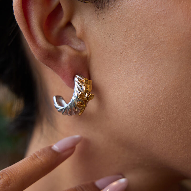 Classic Women's 18K Gold Two-Tone Ribbed Rose Hoop Earrings - Image 3
