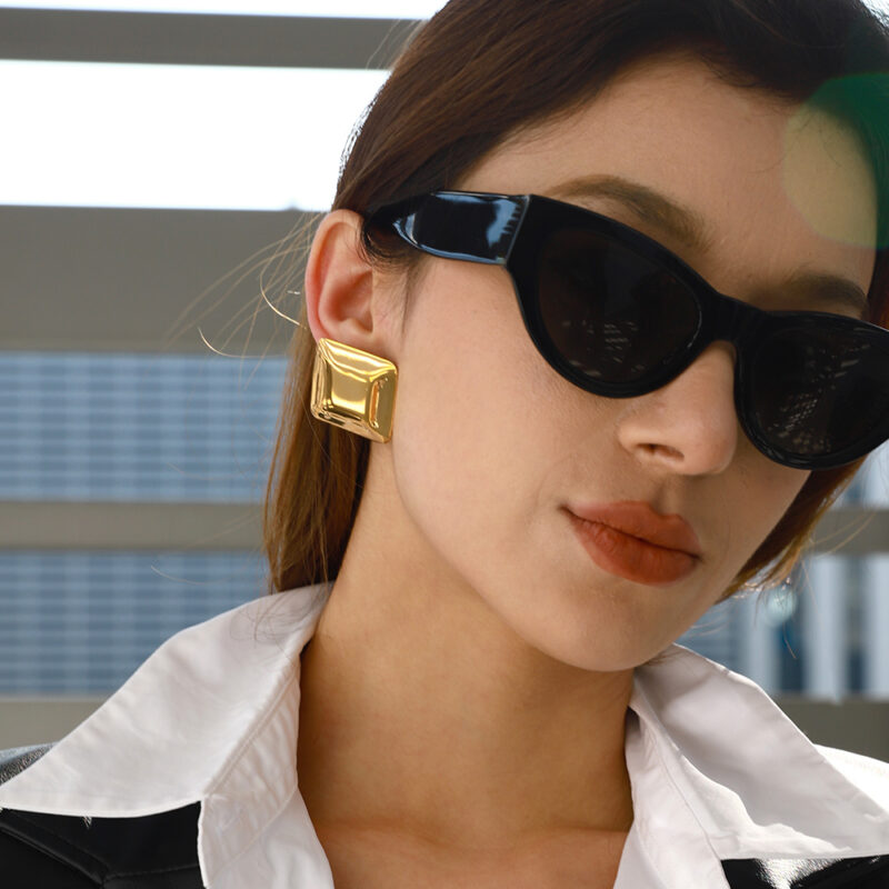 18K Gold Stainless Steel Textured Square Hoop Earrings - Image 3