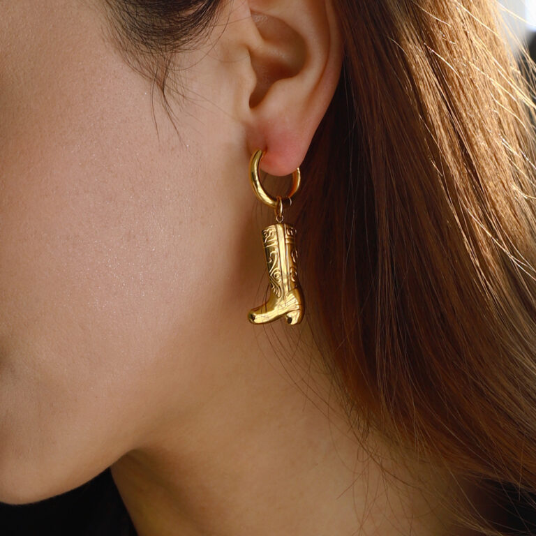 18K Gold Stainless Steel Pattern Boot Drop Earrings Pair - Image 3