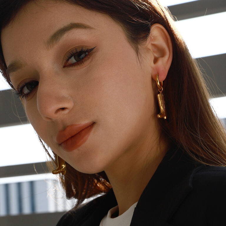 18K Gold Stainless Steel Pattern Boot Drop Earrings Pair - Image 4
