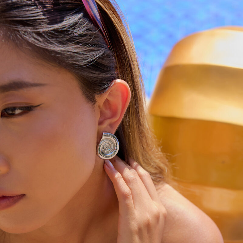 Vacation Style Steel Color Spiral Shell Hoop Earrings Pair - Image 4